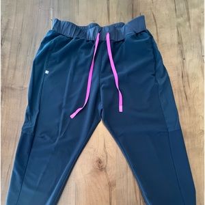 FIGS - Granville - Petite Jogger Scrub Pants in Night Sky